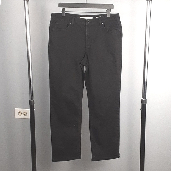 Jones New York Black Gramercy Curvy Bootcut Jeans - Picture 2 of 11